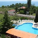Briz 2 Hotell 3*